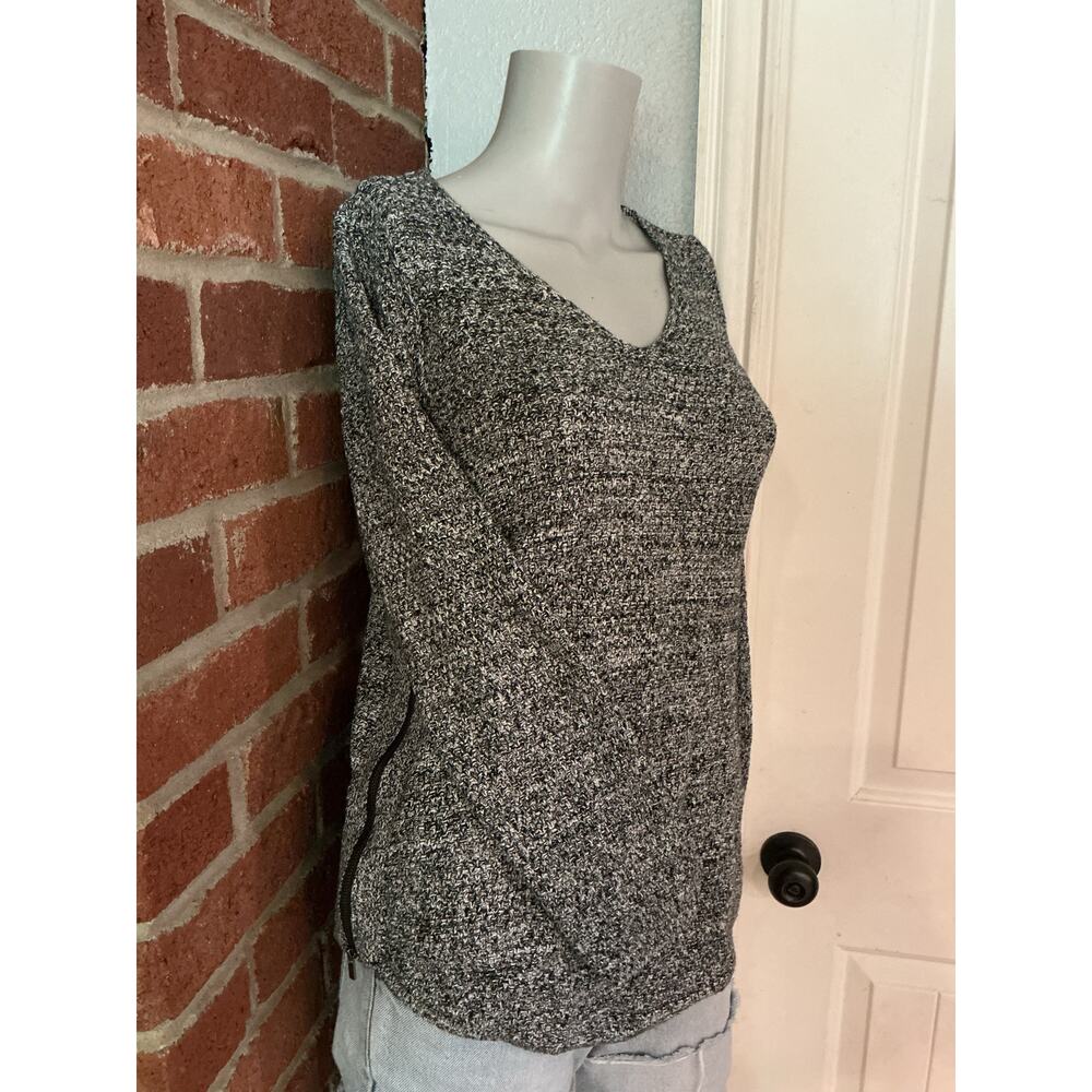Banana Republic Marled Knit V-Neck Sweater Small Black White, Zipped sides